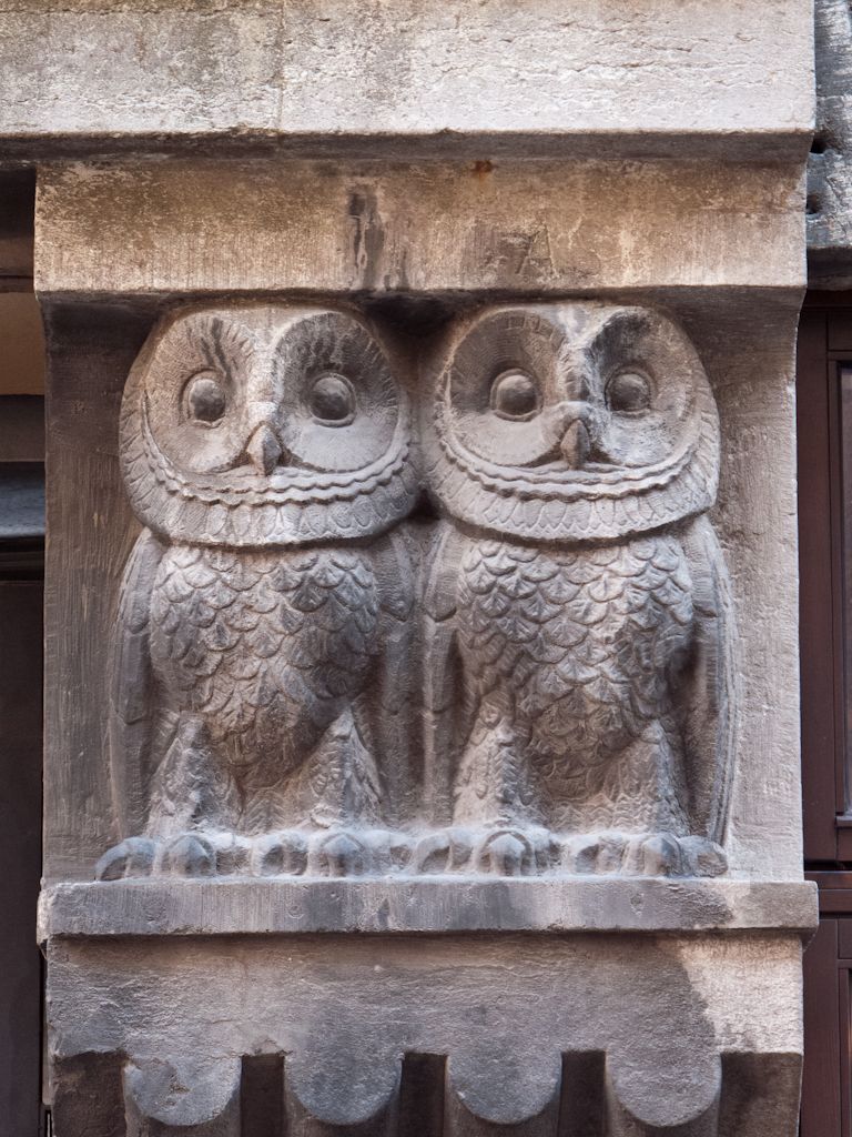 Stone Owls at Vana-Posti, One of the buildings facades at Vana-Posti street in Old Tallinn.